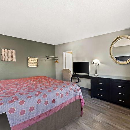 Knights Inn Montgomeryville Ngoại thất bức ảnh