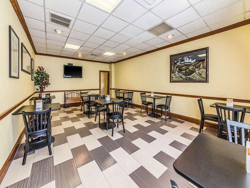 Knights Inn Montgomeryville Ngoại thất bức ảnh
