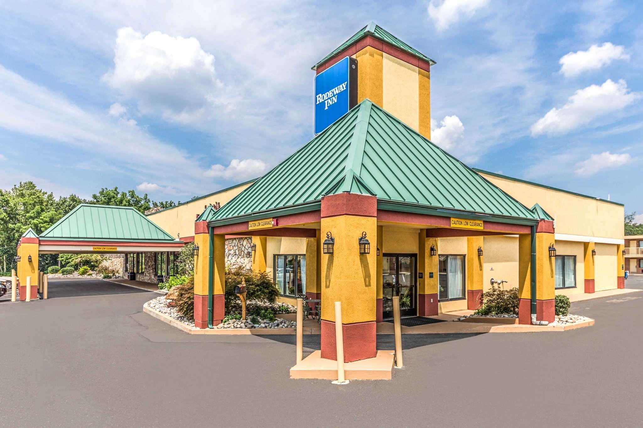 Knights Inn Montgomeryville Ngoại thất bức ảnh