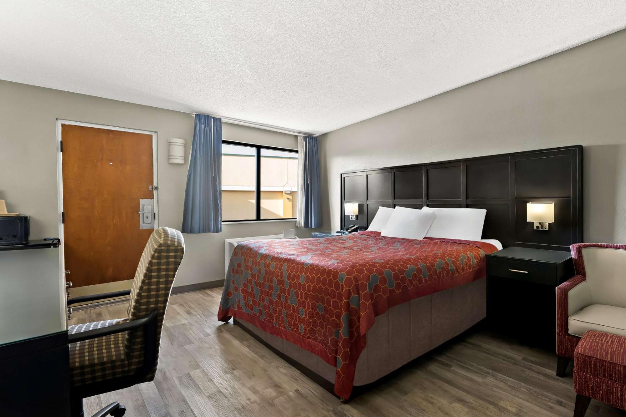 Knights Inn Montgomeryville Ngoại thất bức ảnh