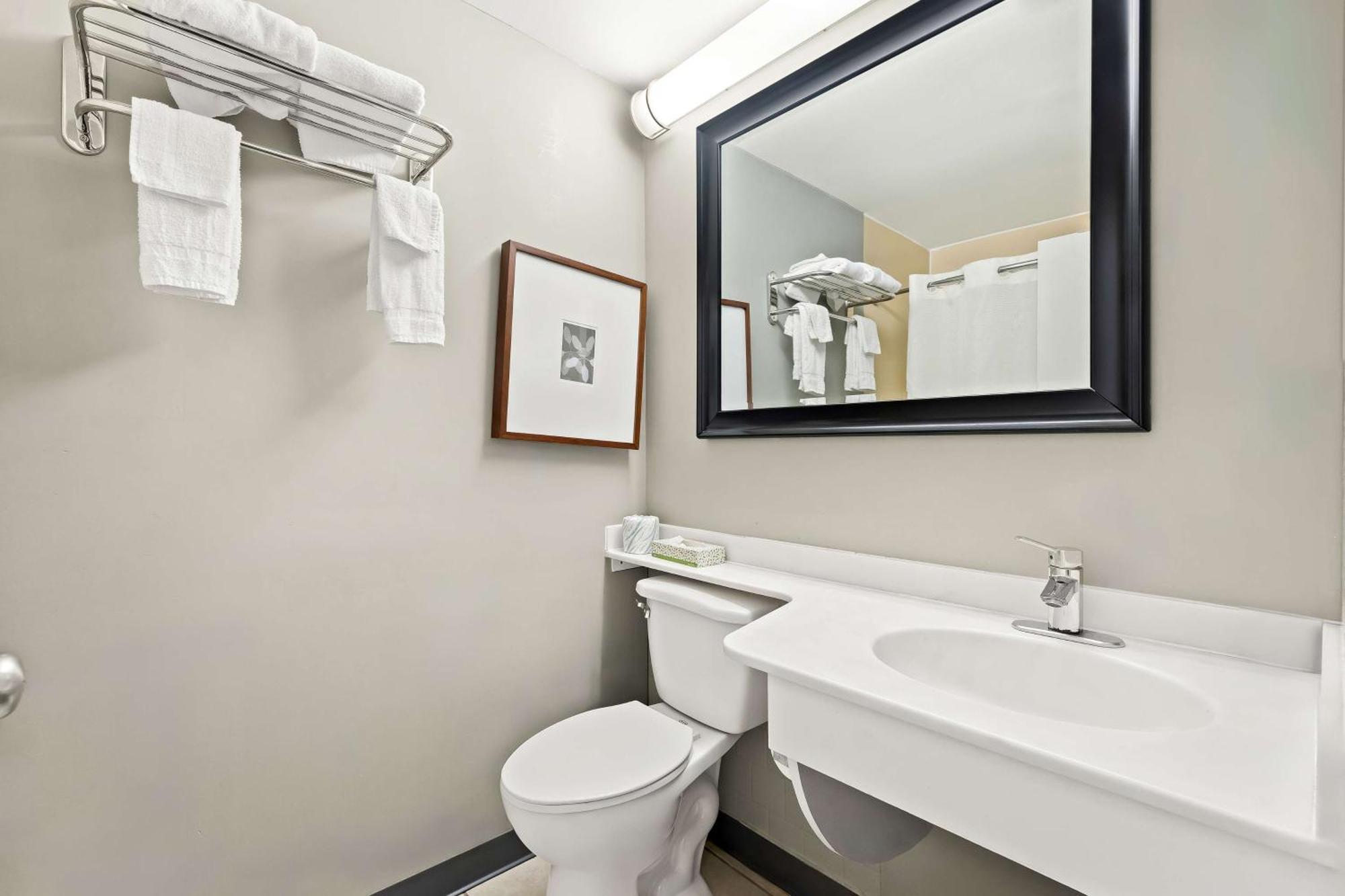 Knights Inn Montgomeryville Ngoại thất bức ảnh