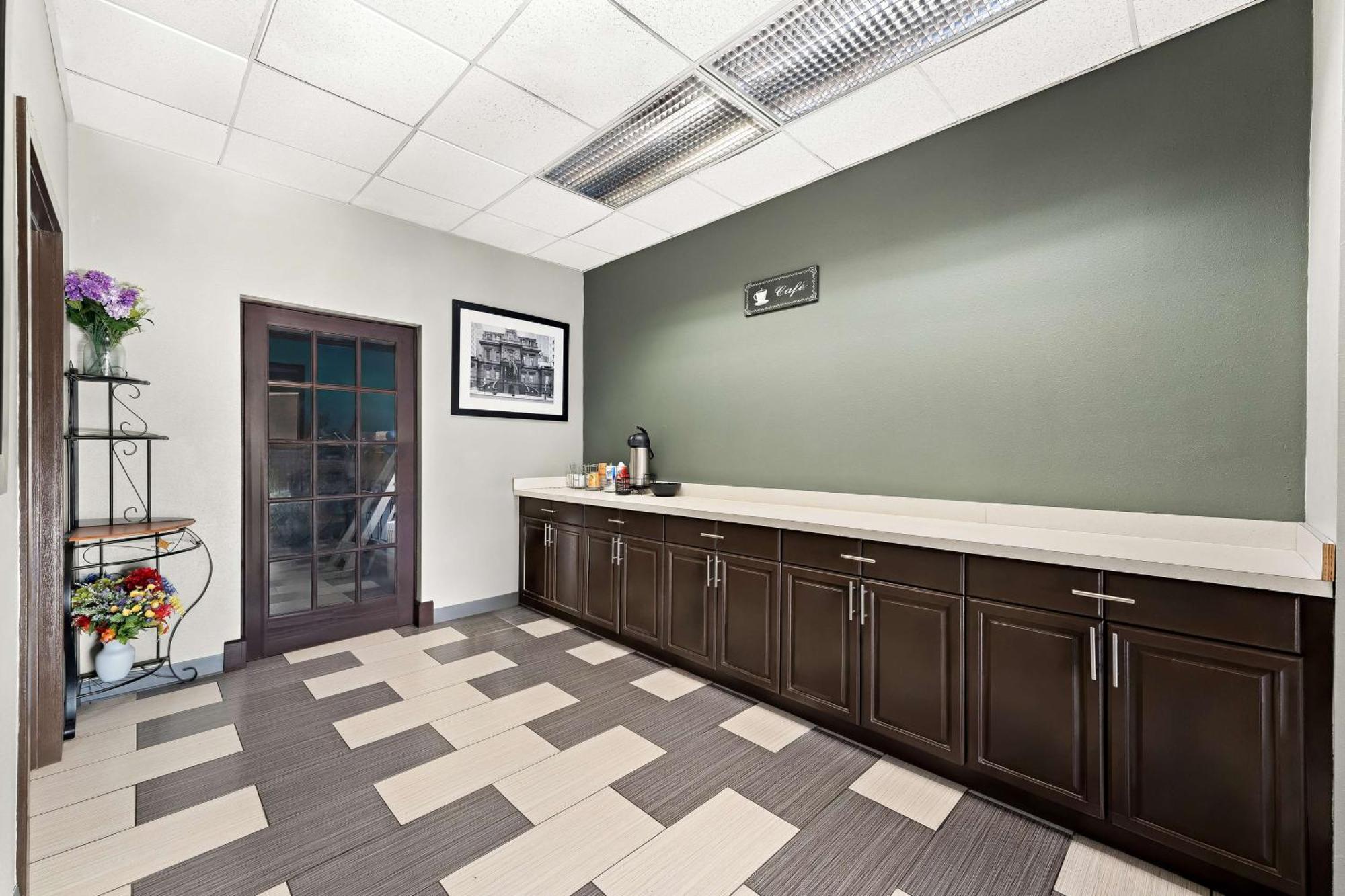 Knights Inn Montgomeryville Ngoại thất bức ảnh