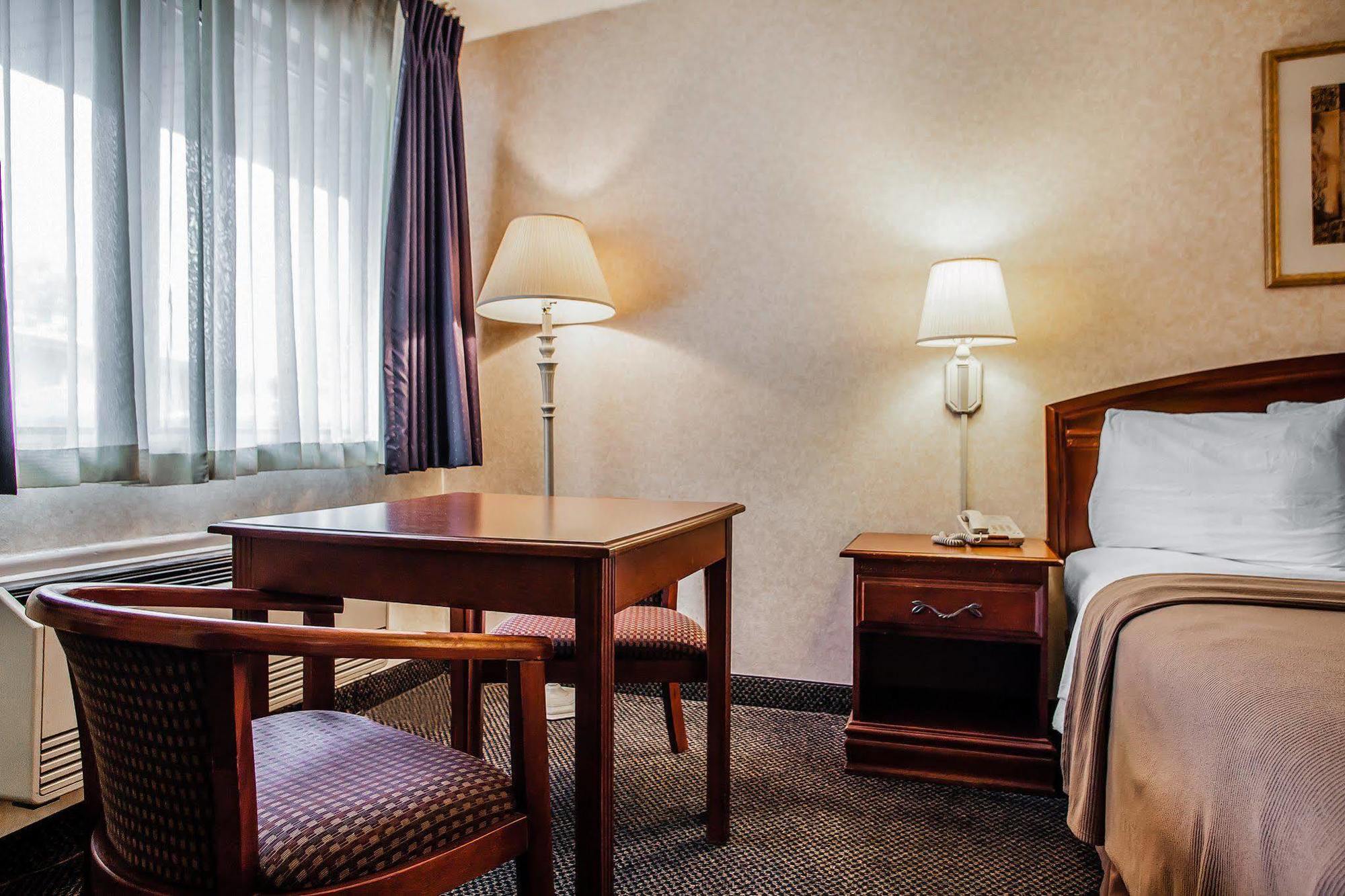 Knights Inn Montgomeryville Ngoại thất bức ảnh